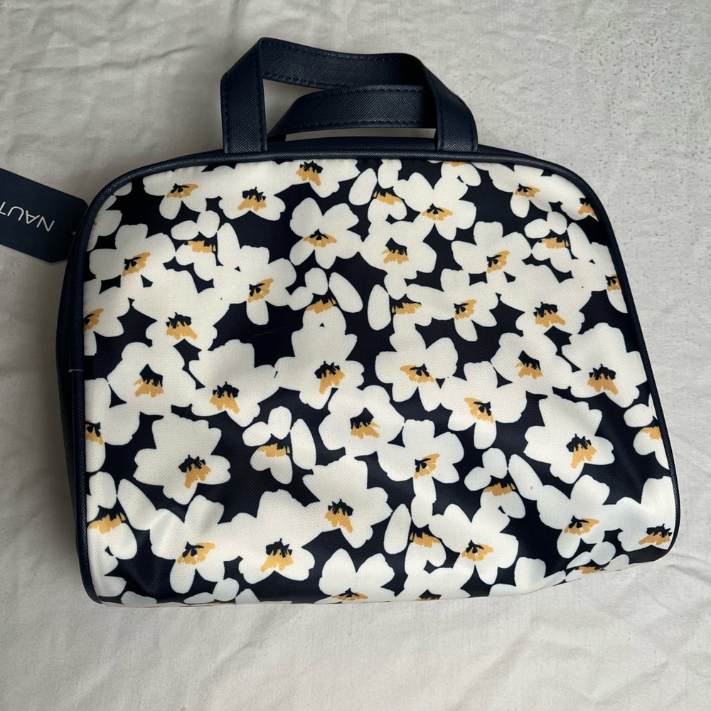 Nautica Travel cosmetics overnight bag